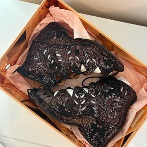 L’Amour Des Pieds Black Floral Design Lace Women's Boots